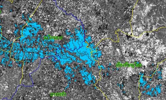 ข้อมูลจากดาวเทียม RADARSAT-1 บันทึกข้อมูลเมื่อวันที่ 14 ตุลาคม 2551 เวลา 18.23 น. แสดงพื้นที่น้ำท่วมบริเวณบางส่วนของจังหวัดพิจิตร พิษณุโลก และ สุโขทัย